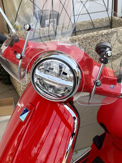 Ngàm gắn Beeline Moto 2 cho kính chắn gió Vespa - Image 2