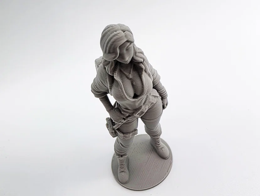 Mô hình nữ thợ cơ khí (Female Mechanic Figurine) - Image 5