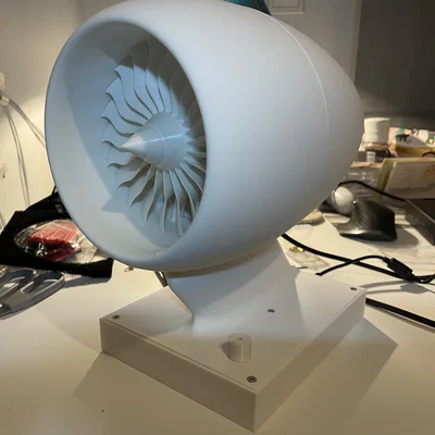Động cơ phản lực để bàn (Desktop Jet Engine) tích hợp động cơ điện