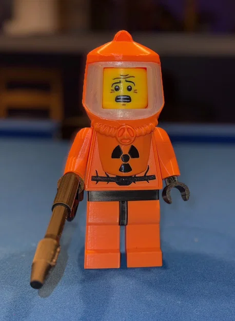 Mô hình Hazmat Guy Brick MegaFigure (Tỉ lệ 5:1) - Image 2