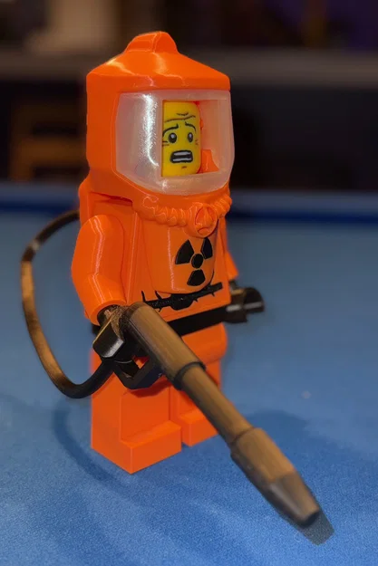 Mô hình Hazmat Guy Brick MegaFigure (Tỉ lệ 5:1) - Image 5