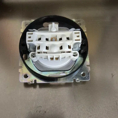 Vòng đệm 3D hỗ trợ lắp đặt công tắc âm tường (Wall switch pad)