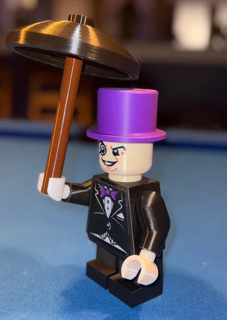 Mô hình DC Comics Penguin Brick MegaFigure (Tỉ lệ 5:1) - Image 2