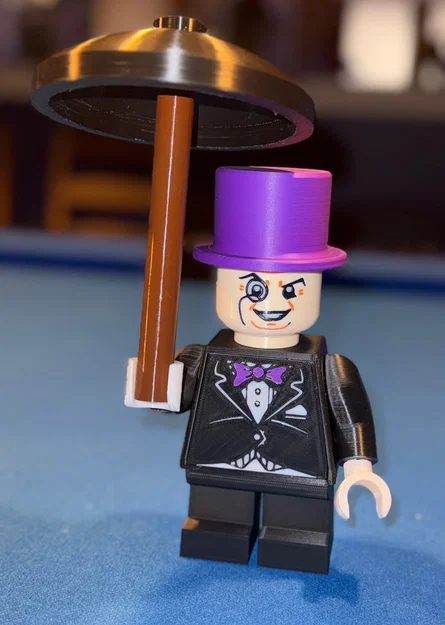 Mô hình DC Comics Penguin Brick MegaFigure (Tỉ lệ 5:1) - Image 3