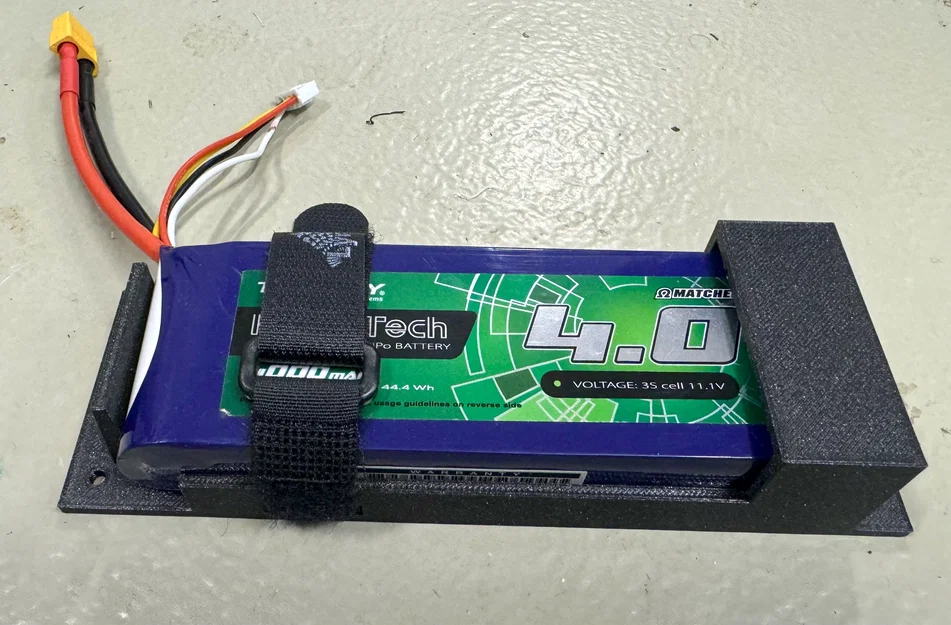 Giá đỡ pin Lipo - Parametric - OpenSCAD - Image 1