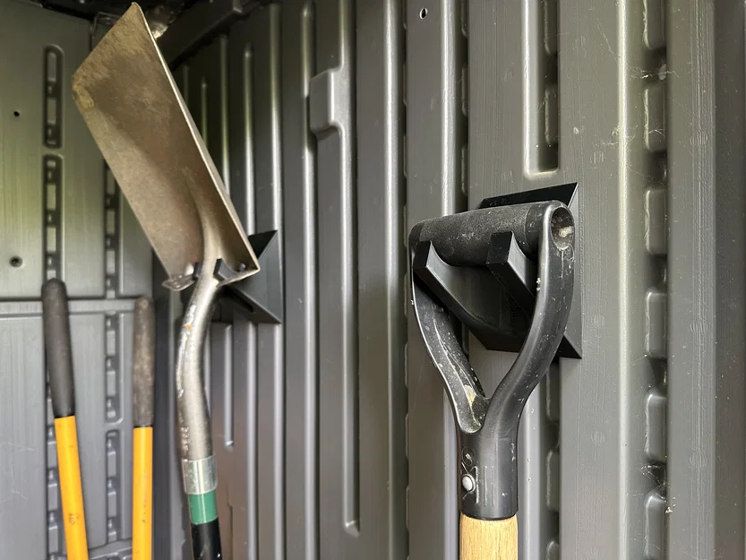 Móc treo dụng cụ làm vườn chuyên dụng cho nhà kho Suncast - Image 1