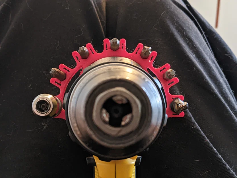 Kẹp giữ mũi vít DeWalt (DeWalt Bit Clip) - Image 2