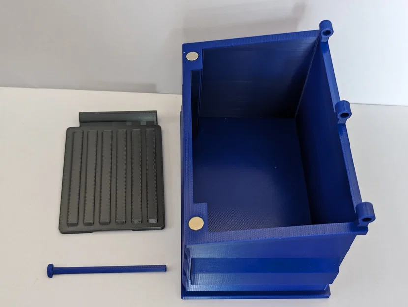 Hộp Đựng Bài The Dumpster Deck Box - Image 3