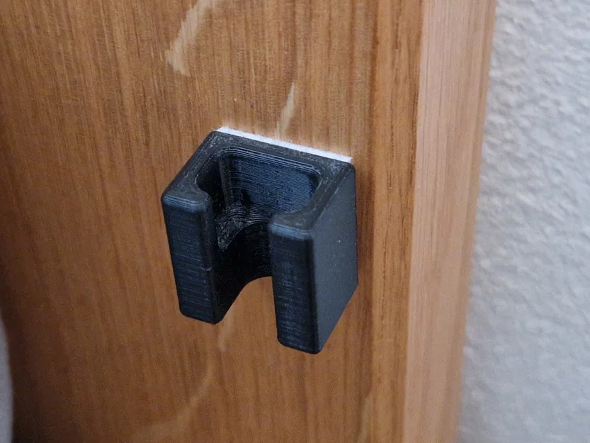 Giá treo cáp USB-C dán tường tiện lợi, không cần khoan - Image 2