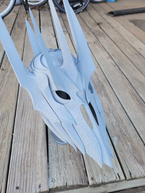 Mô hình mũ giáp Sauron in 3D dành cho fan Lord of the Rings - Image 6