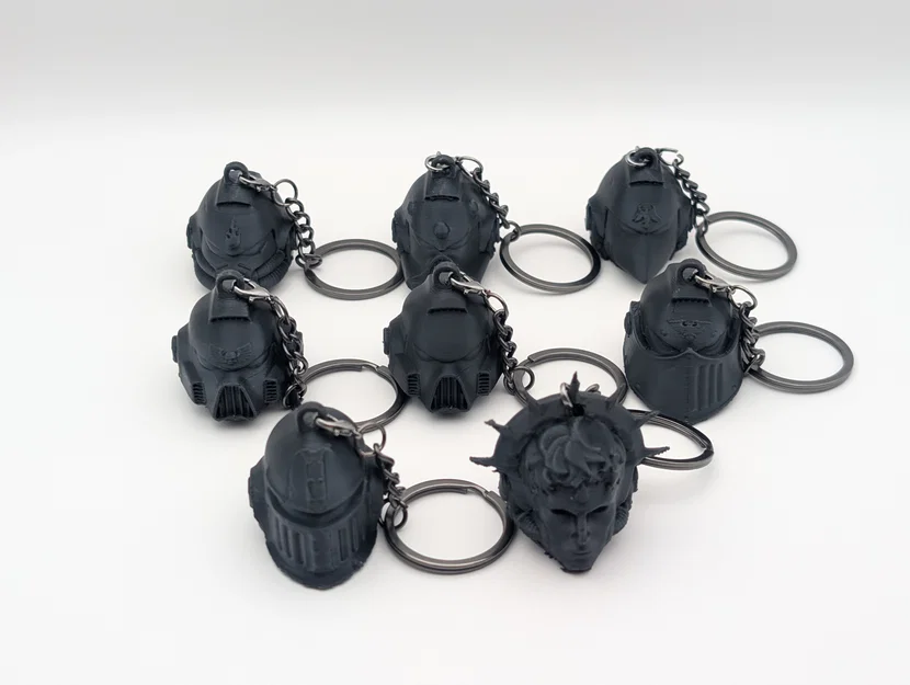 Móc khóa mô hình mũ Space Marine ấn tượng cho fan Warhammer 40k - Image 2