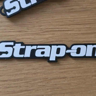 Móc khóa Strap-On độc đáo