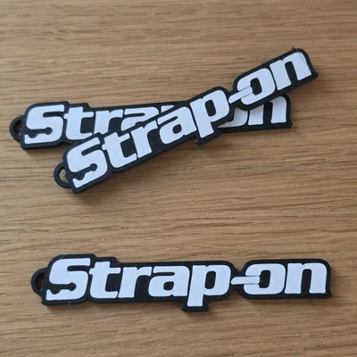 Móc khóa Strap-On độc đáo