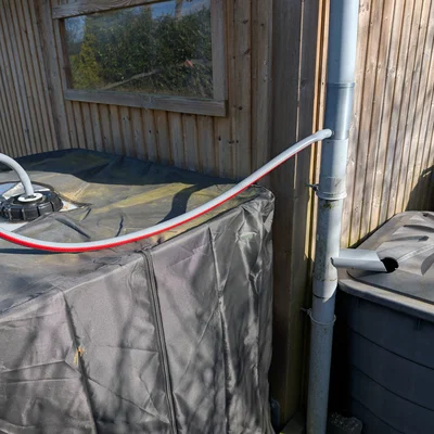 Bộ chuyển hướng nước mưa tùy chỉnh (Parametrized Rain Pipe Diverter)