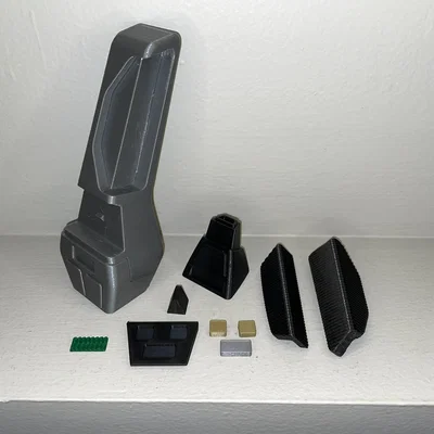 Mô hình Star Trek TNG 'Cobrahead' Phaser