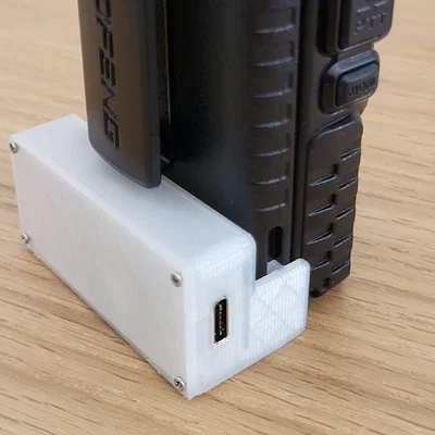 Bộ sạc USB-C cầm tay cho bộ đàm BaoFeng UV-5R