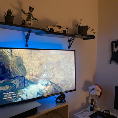 Kệ treo tường phong cách cánh gió xe hơi cực chất cho góc làm việc