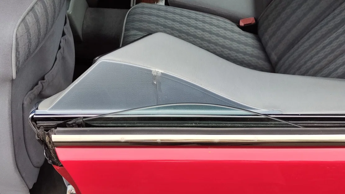 Nắp che bộ hỗ trợ dây an toàn cho Mercedes Benz C124 - Image 2