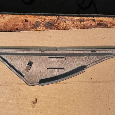 Nắp che bộ hỗ trợ dây an toàn cho Mercedes Benz C124