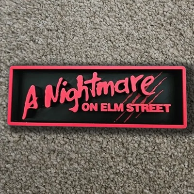 Bảng hiệu trang trí phòng phim Nightmare on Elm Street