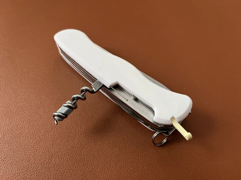 Ốp tay cầm Victorinox Plus (111mm) tích hợp khe bút bi - Image 2