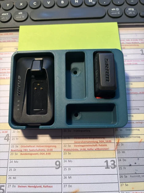 Khay treo tường SRAM AXS 3D - Giải pháp lưu trữ pin và sạc gọn gàng - Image 1