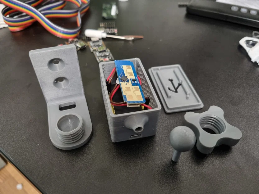 Vỏ hộp cho ESP32 38 chân + LD2450 có khớp điều chỉnh - Image 3