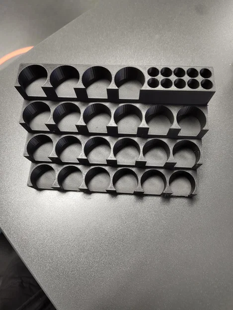 Giá đỡ 22 hũ màu và cọ vẽ cho Army Painter (đường kính 2,5 cm) - Image 9