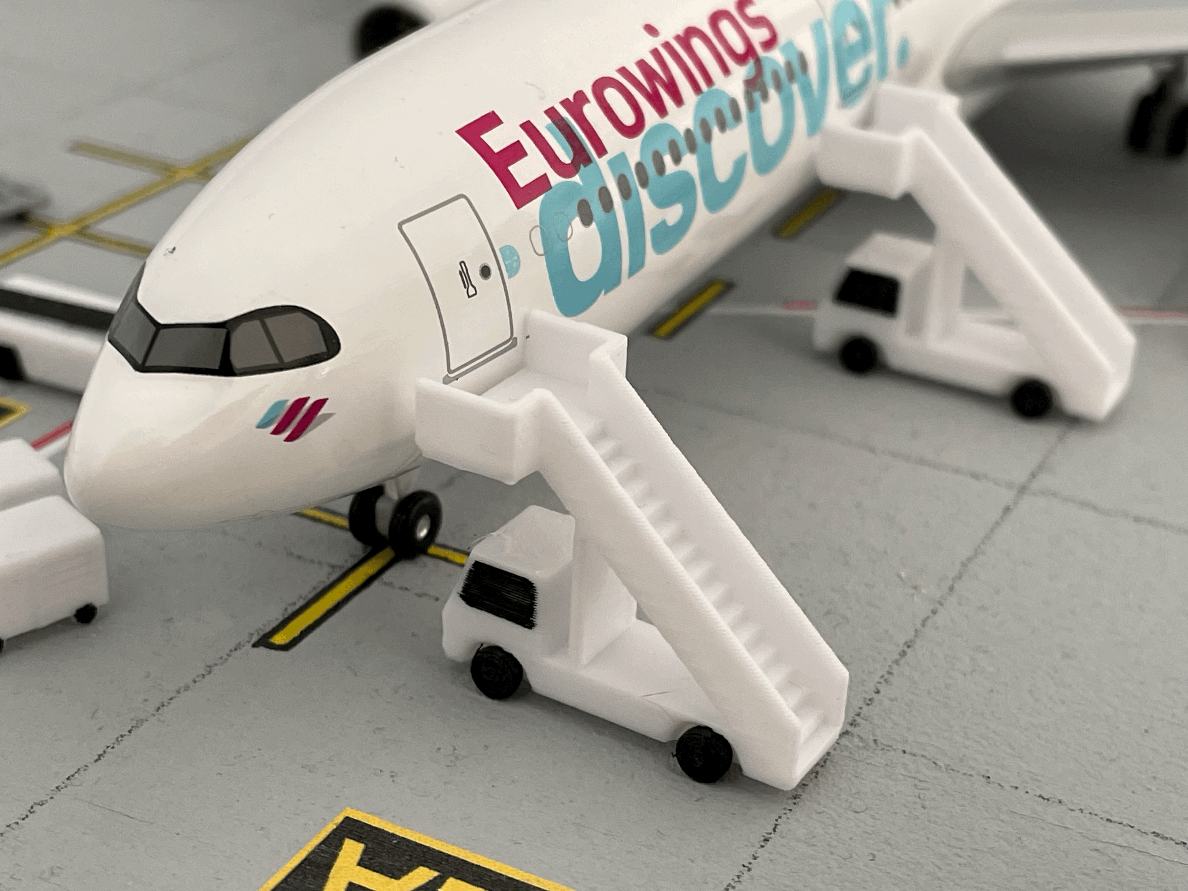 Cầu thang sân bay tỉ lệ 1:200 cho mô hình sân bay - Image 3