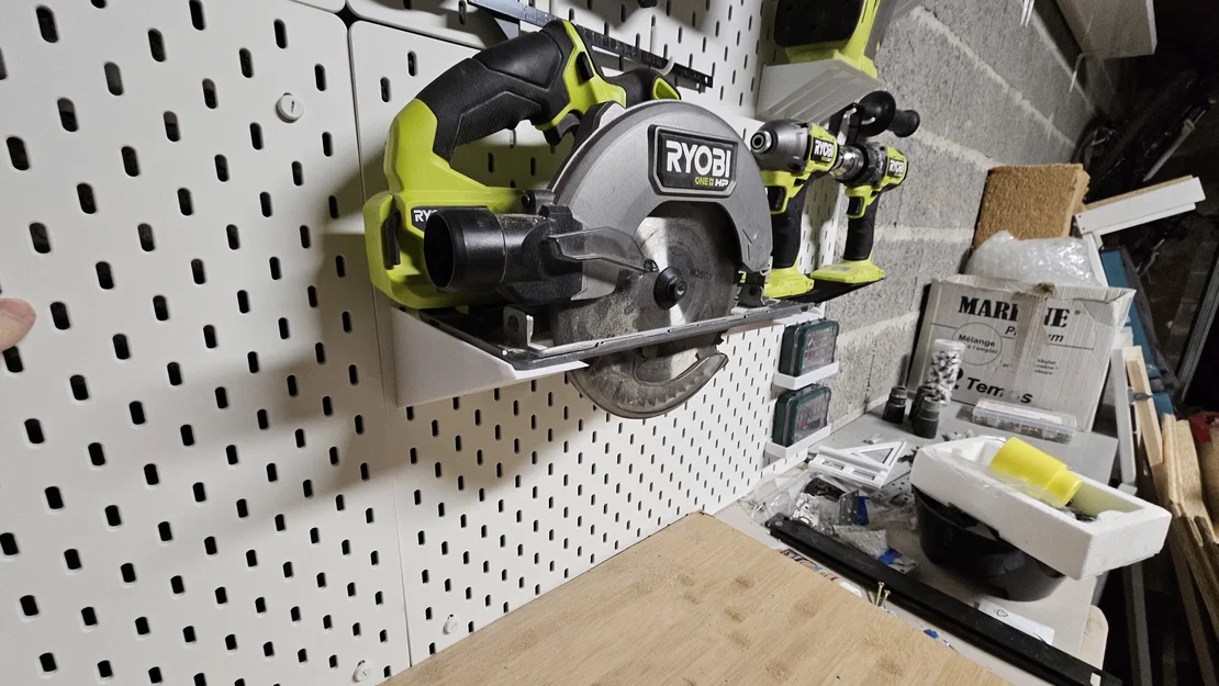Giá treo máy cưa đĩa Ryobi cho bảng Ikea Skadis - Image 1