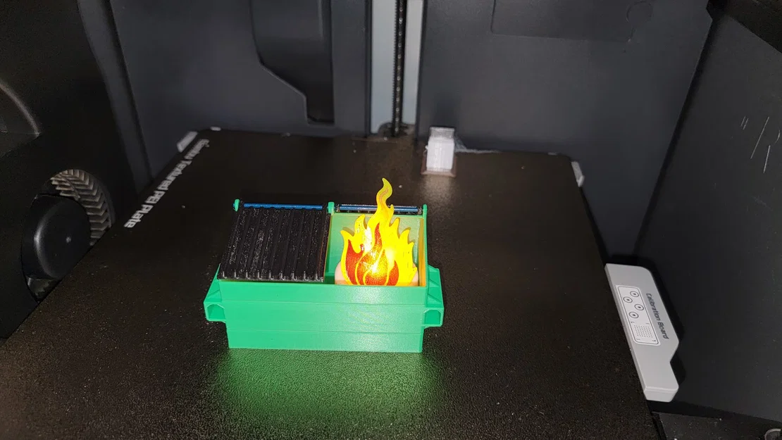 Mô hình thùng rác để bàn (Dumpster Fire) vui nhộn cho người làm việc - Image 2