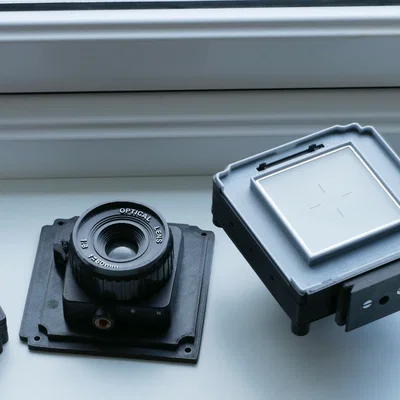 Ngàm gắn Magazine phim Hasselblad - Pinhole, giá đỡ màn mờ, ống kính Holga và ngàm Pentax 67