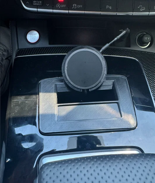 Giá đỡ Magsafe cho hộc chứa đồ trung tâm Audi Q5/SQ5 - Image 1