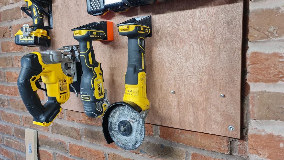 Giá treo dụng cụ Dewalt (Dewalt tool hanger) - Image 1