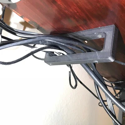 Móc treo quản lý dây cáp dưới bàn