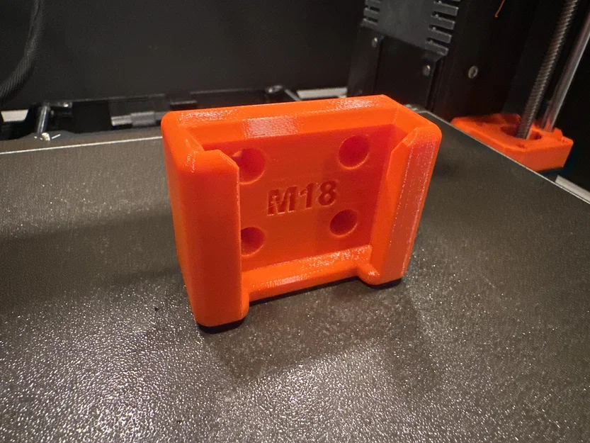 Giá treo pin Milwaukee M18 - Không cần support - Image 1