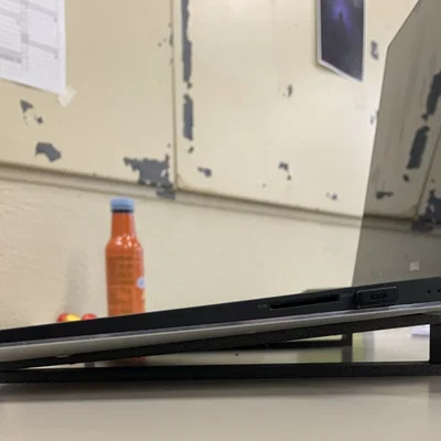 Chân đế laptop 3D thiết kế tối giản, hỗ trợ tản nhiệt hiệu quả