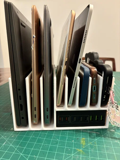 Trạm Sạc Thiết Bị (Device Charging Station) - Image 1