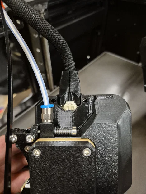 Giải pháp cố định đầu nối cáp cho Nextruder trên máy XL - Image 6