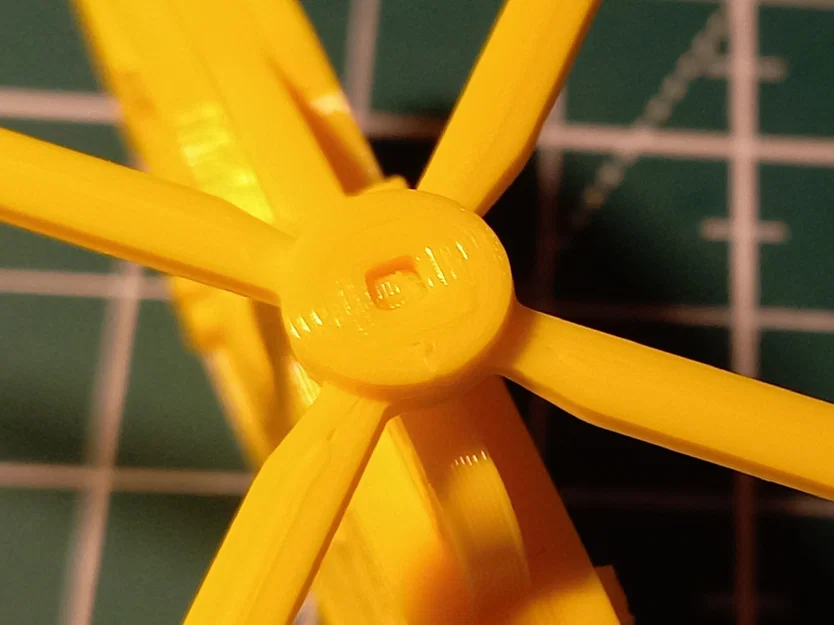 Mô hình Kit Card trực thăng Eurocopter EC135 / Airbus H135 - Image 4