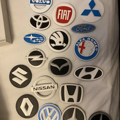 Bộ sưu tập logo các hãng xe hơi in 3D đẹp mắt