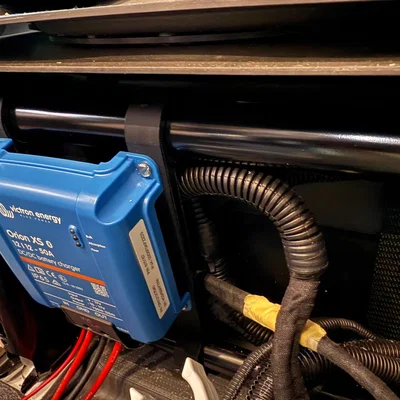 Giá đỡ lắp đặt dưới ghế cho xe RV dòng Ducato