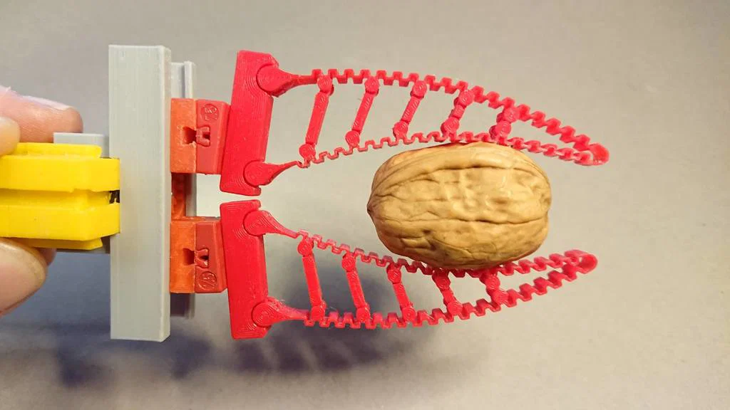 Tay kẹp Fin Ray in nguyên khối (Print-in-place) - Image 1