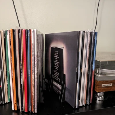 Giá Đựng Đĩa Than (Vinyl Record Holder)