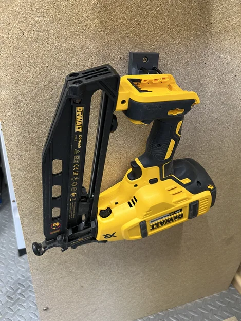 Giá treo súng bắn đinh Dewalt DCN660N in 3D gọn gàng, chắc chắn - Image 5