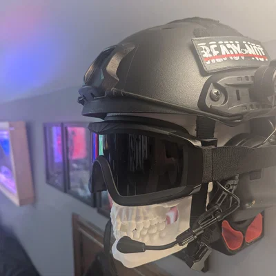 Giá treo mũ bảo hiểm hình đầu lâu (Skull Helmet Holder)