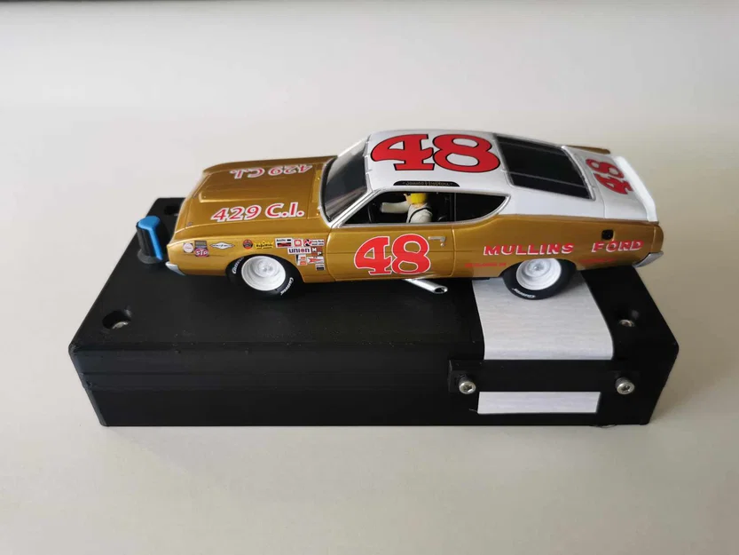 Thiết bị chà nhám và cân bằng lốp xe Slot Car - Image 1