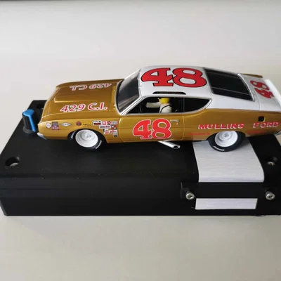 Thiết bị chà nhám và cân bằng lốp xe Slot Car