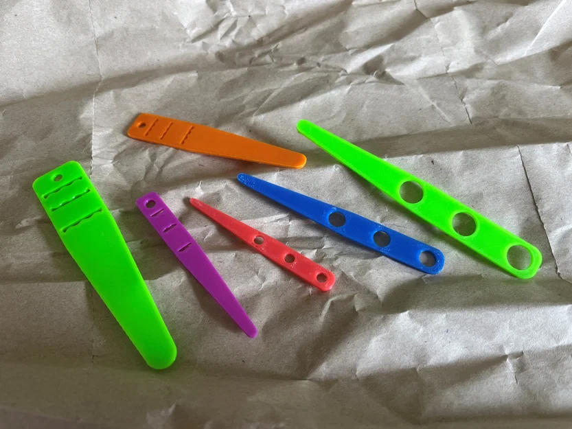 Dụng cụ xỏ thun & dây dù (Elastic & Cord threader) - Image 1