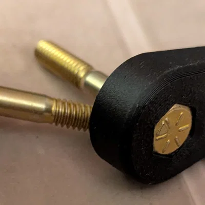 Tay cầm bu-lông dạng cánh (có thể tùy chỉnh và tham số hóa, kèm file OpenSCAD)